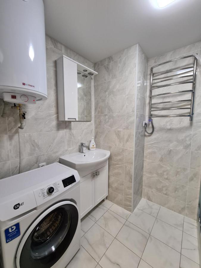 Central Park Apartment Kherson Exterior photo